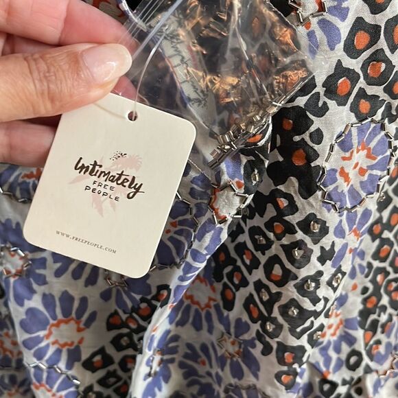 Free People Crop Top. Size XS Beading Accents - Picture 5 of 6